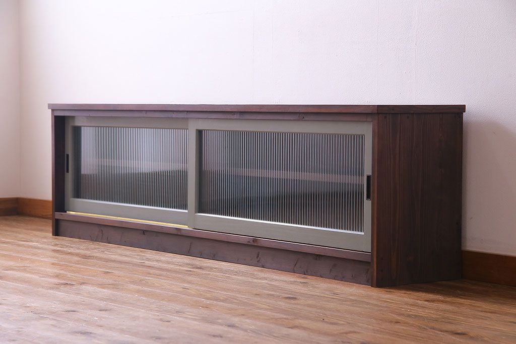 ラフジュ工房オリジナル　ペイント　モールガラス入り　レトロな雰囲気漂うローボード(収納棚、リビングボード)(1)