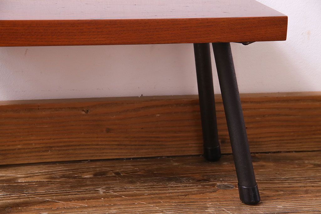アンティーク雑貨　リメイク品　くっきりとした木目の一枚板を使用した鉄脚ベンチ(飾り台、花台、踏み台)