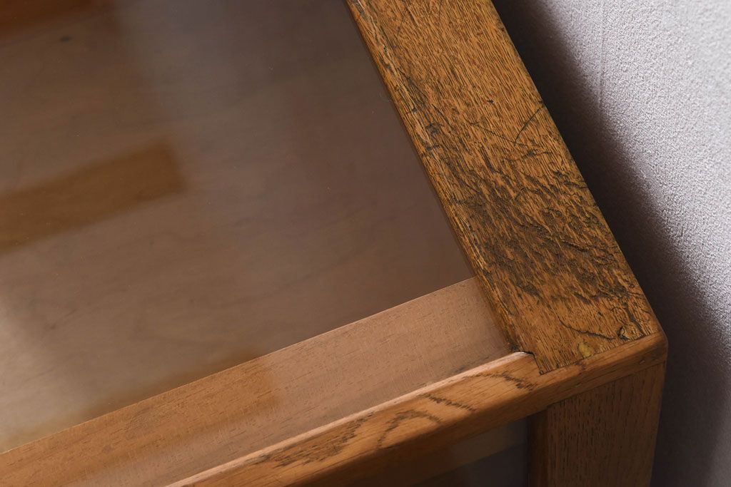 アンティーク家具　イギリスアンティーク　オーク材　味わいのある風合いのシャツケース(ガラスケース、ショーケース)
