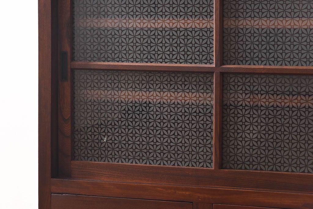 アンティーク家具　和製アンティーク　前面ケヤキ材　花ガラスがおしゃれな重ね収納棚(食器棚、飾り棚)