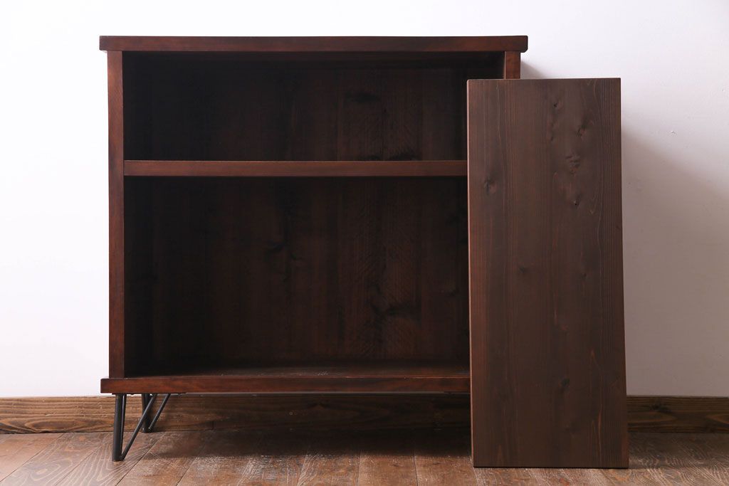 アンティーク家具　昭和中期　モールガラス入り　スッキリとした和のテイストが魅力のガラス戸棚(収納棚、リビングボード)