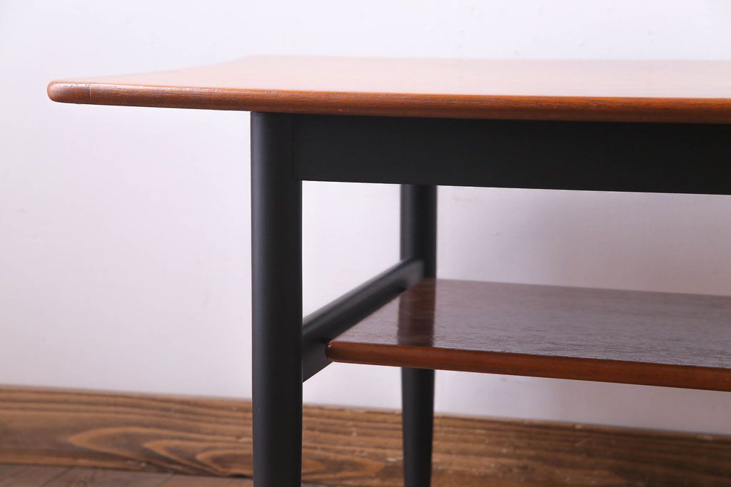 北欧ビンテージ　チーク材　ペイント家具　コントラストがスタイリッシュなセンターテーブル