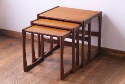 北欧家具　G-PLAN　チーク材　コンパクトな仕様が魅力のネストテーブル(サイドテーブル)