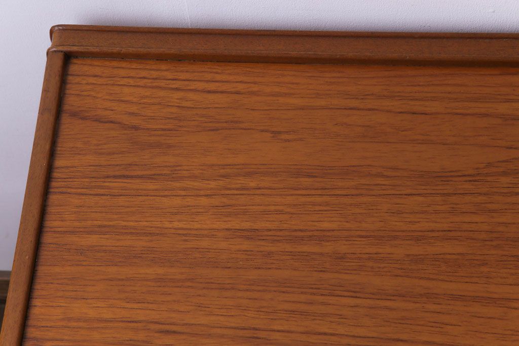 北欧家具 ビンテージ チーク材 スタイリッシュな雰囲気の