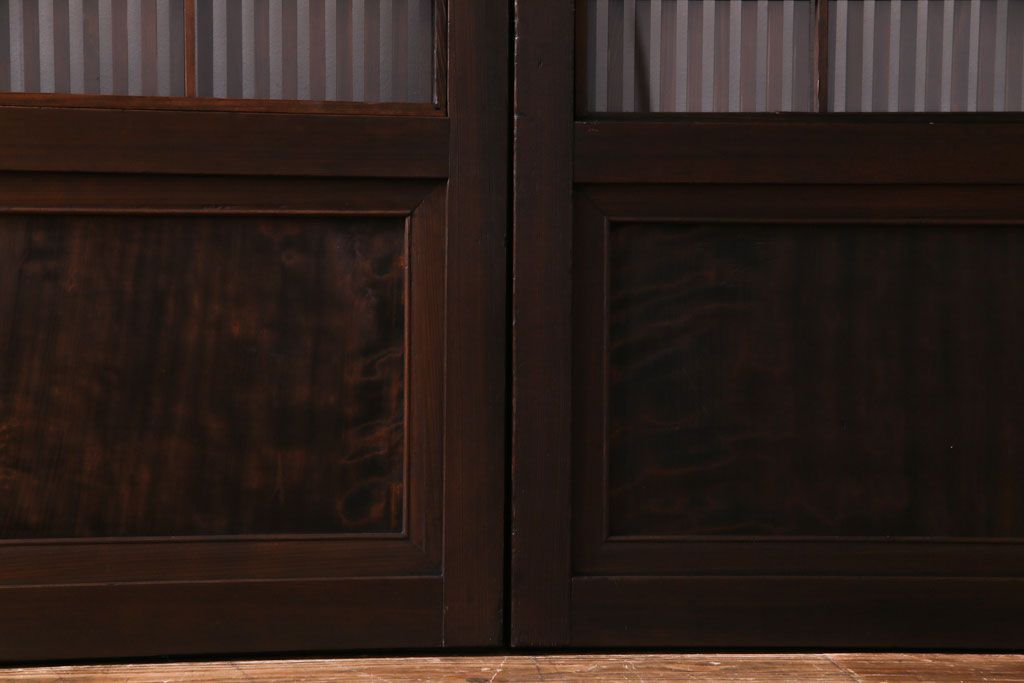 和製アンティーク　板ガラス裏障子留め　凝った作りの腰板が魅力の花ガラス入り格子戸(ガラス帯戸、仕切り戸、引き戸、建具)4枚組