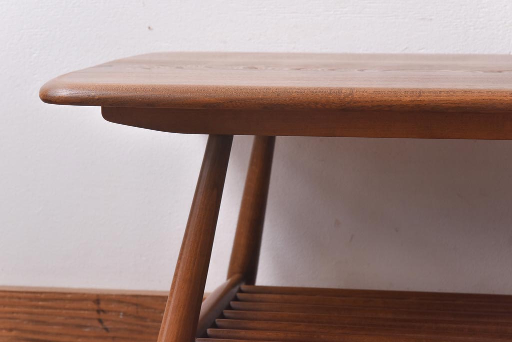 ヴィンテージ家具　ERCOL(アーコール)　イギリスビンテージ　マガジンラック付きローテーブル(センターテーブル、コーヒーテーブル)