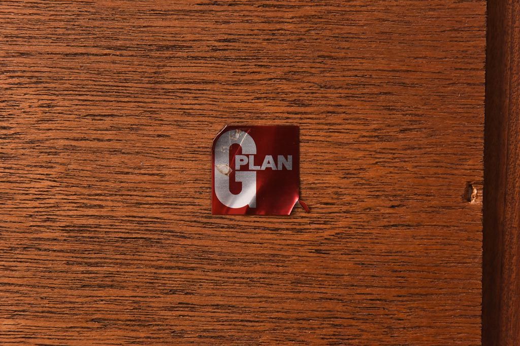 ヴィンテージ家具　北欧ビンテージ　G-PLAN(ジープラン)　チーク材　タイル天板がおしゃれなサイドテーブル(センターテーブル、コーヒーテーブル)(2)