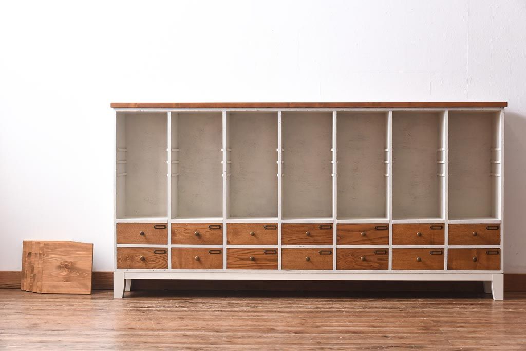 ペイント家具　リメイク品　レトロな雰囲気が可愛らしいロッカー・7列(収納棚、オープンラック、引き出し)