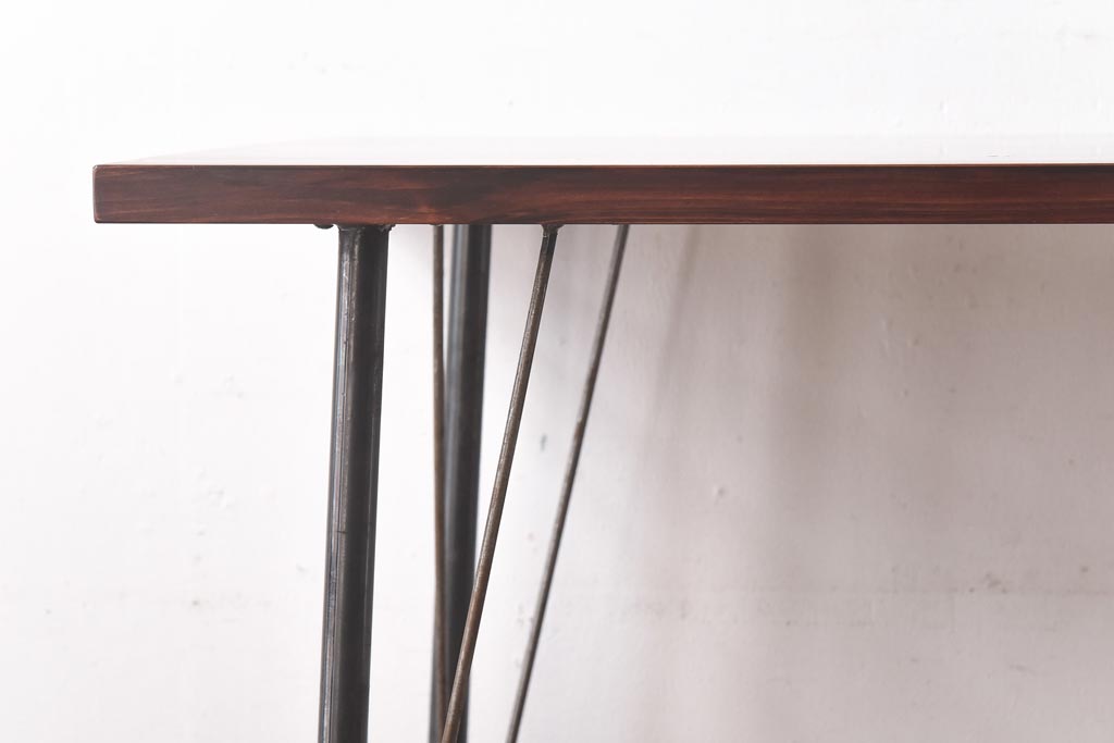 レトロ家具　ラフジュ工房オリジナル　ヒノキ材天板　レトロな風合いの鉄脚テーブル(サイドテーブル、コーヒーテーブル)