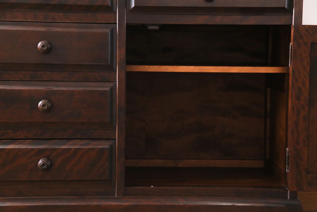 中古美品　北海道民芸家具　シックな雰囲気漂う大きな重ね食器棚(カップボード、収納棚)(2)