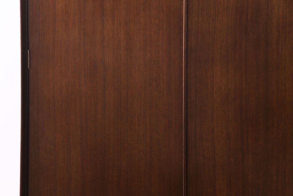 ヴィンテージ家具　北欧ビンテージ　G-PLAN(ジープラン)　BBシリーズ　アーバンスタイルにおすすめなワードローブ(収納棚、キャビネット)