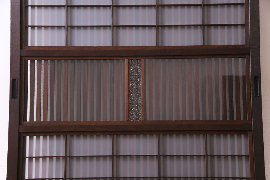 昭和期　板ガラス裏障子留め　ガラスから透ける縦桟が美しい格子戸(ガラス帯戸、仕切り戸、引き戸、建具)