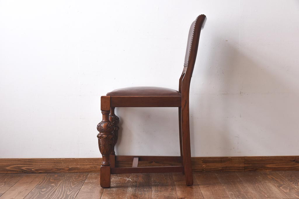 【H様ご成約済】イギリスアンティーク　オーク材　本革　彫刻の意匠がおしゃれなチェア(ダイニングチェア、椅子)(2)