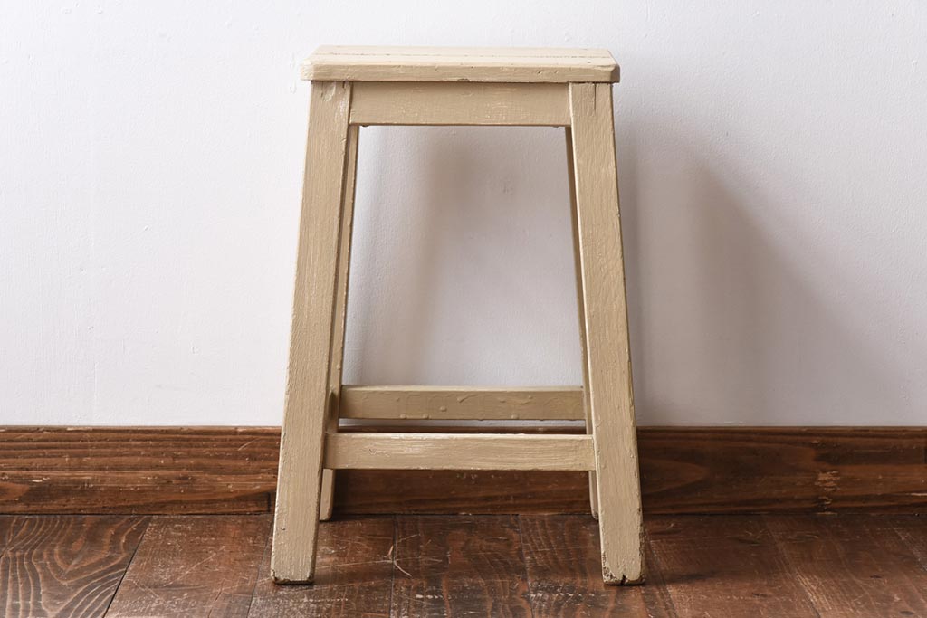 ペイント家具　ビンテージ　やわらかなペイントカラーの角スツール(椅子、チェア)(1)
