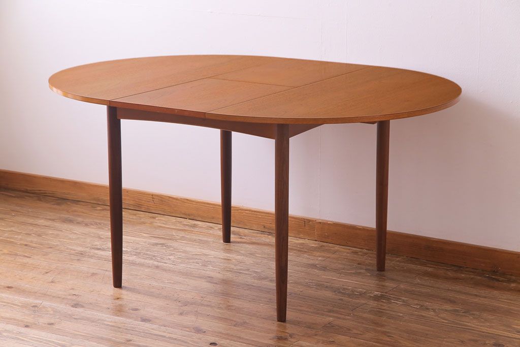 ビンテージ　北欧家具　G-PLAN(ジープラン)　柔らかな雰囲気が素敵なエクステンションテーブル(ダイニングテーブル、ラウンドテーブル)