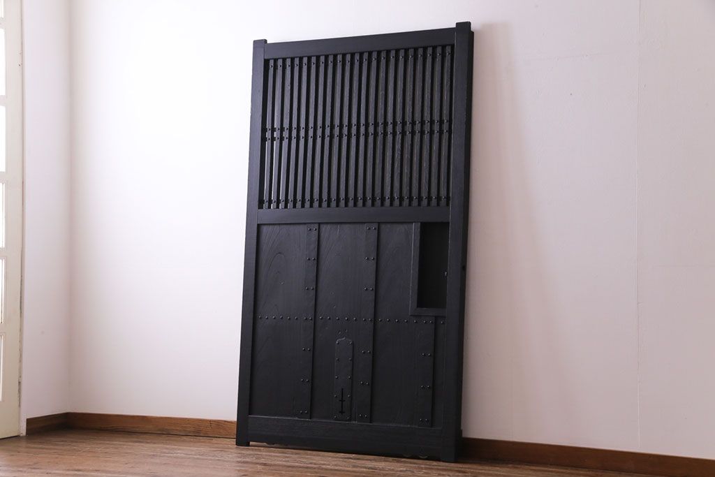 ペイント建具　総ケヤキ材　モダンな雰囲気漂うアンティーク蔵戸(引き戸、建具、玄関戸)