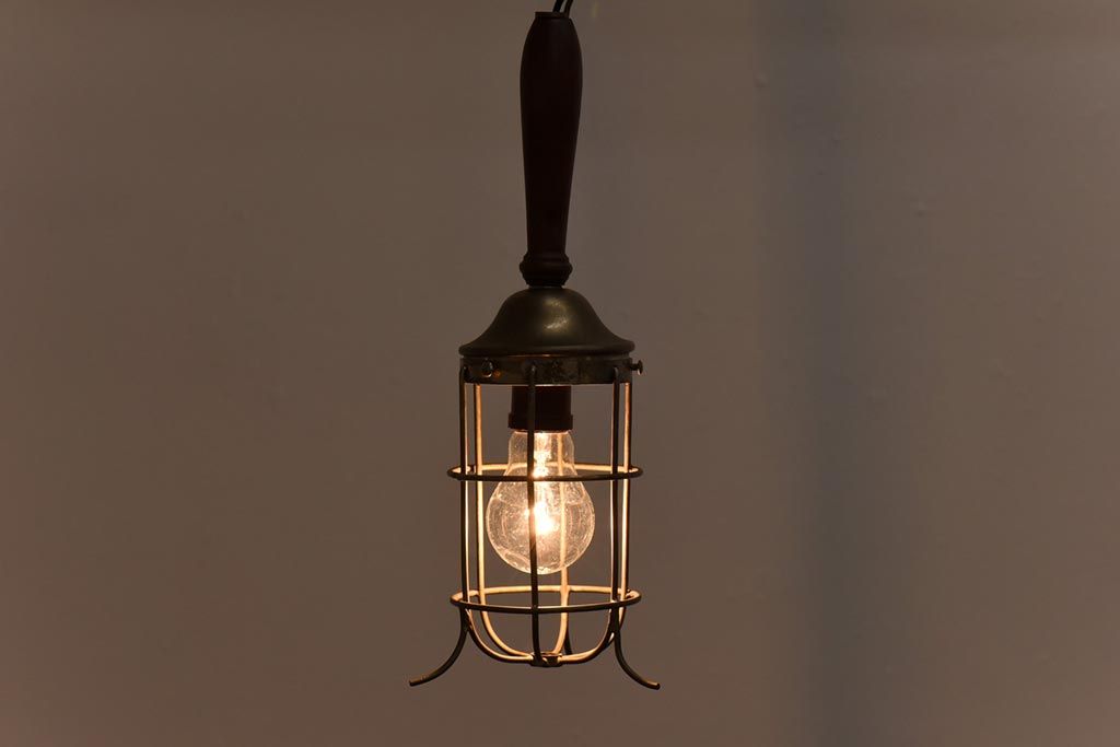 昭和レトロ　素朴なデザインが魅力のランプ風ペンダントライト(吊り下げ照明)(2)