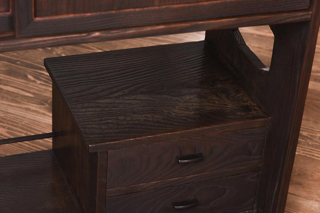 アンティーク家具　和製アンティーク　浮造り仕上げ　栗材の木目が味わい深い飾り棚(茶棚)