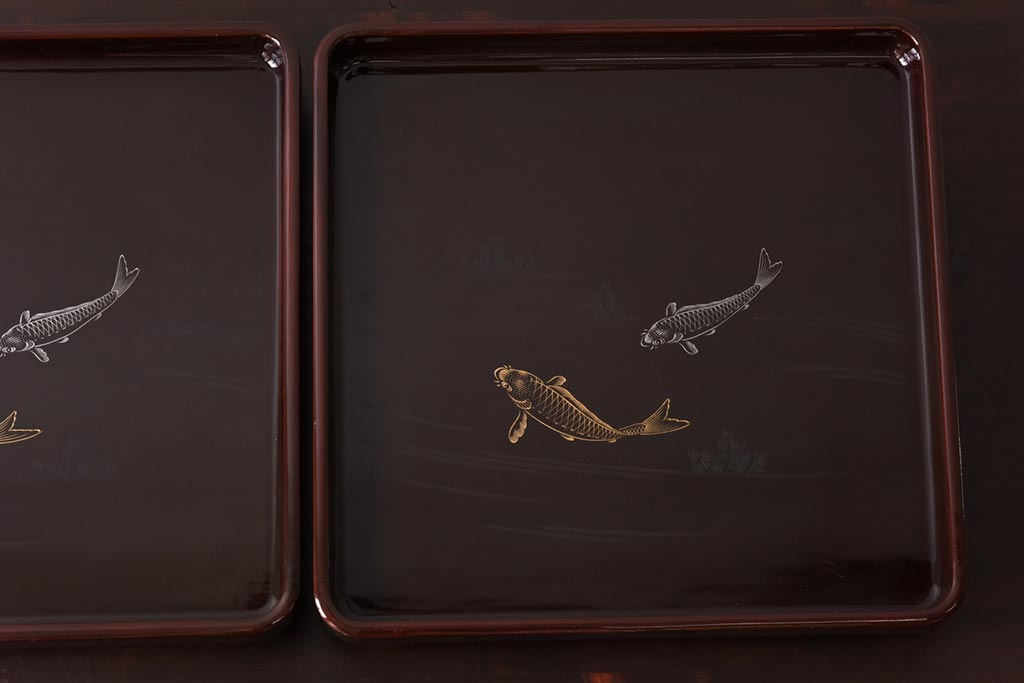 和製アンティーク　鯉の図　和の雰囲気漂う漆塗りのお膳(お盆、トレー)2枚セット(1)