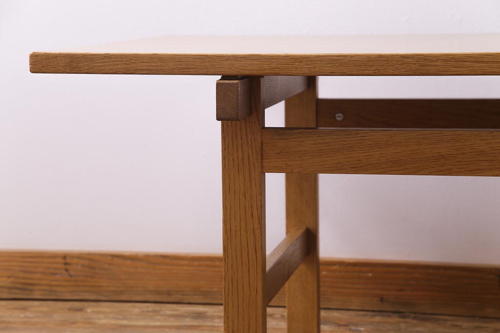 ビンテージ家具　北欧ヴィンテージ　Johannes Hansen(ヨハネス・ハンセン)社製　Hans J.Wegner(ハンス・J・ウェグナー)デザインのシンプルなコーヒーテーブル(センターテーブル、ローテーブル)
