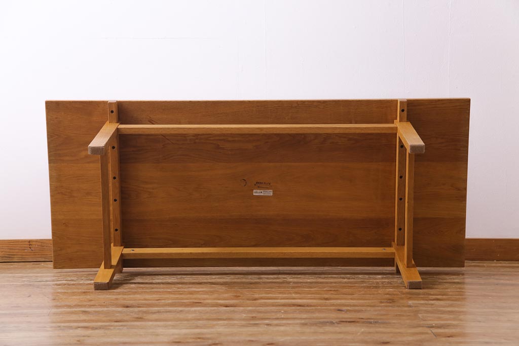 ビンテージ家具　北欧ヴィンテージ　Johannes Hansen(ヨハネス・ハンセン)社製　Hans J.Wegner(ハンス・J・ウェグナー)デザインのシンプルなコーヒーテーブル(センターテーブル、ローテーブル)