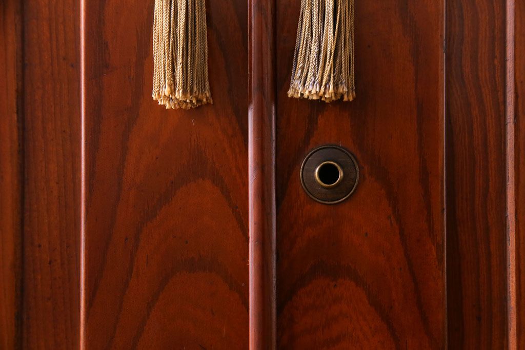 アンティーク家具　昭和期　前板ケヤキ材　上品な和の趣きの衣装箪笥(チェスト、整理箪笥)