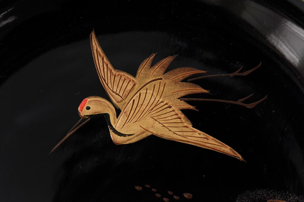 和製アンティーク　鶴と亀の図　縁起の良い図柄が魅力的な木製皿(漆器、和食器)6枚セット(1)