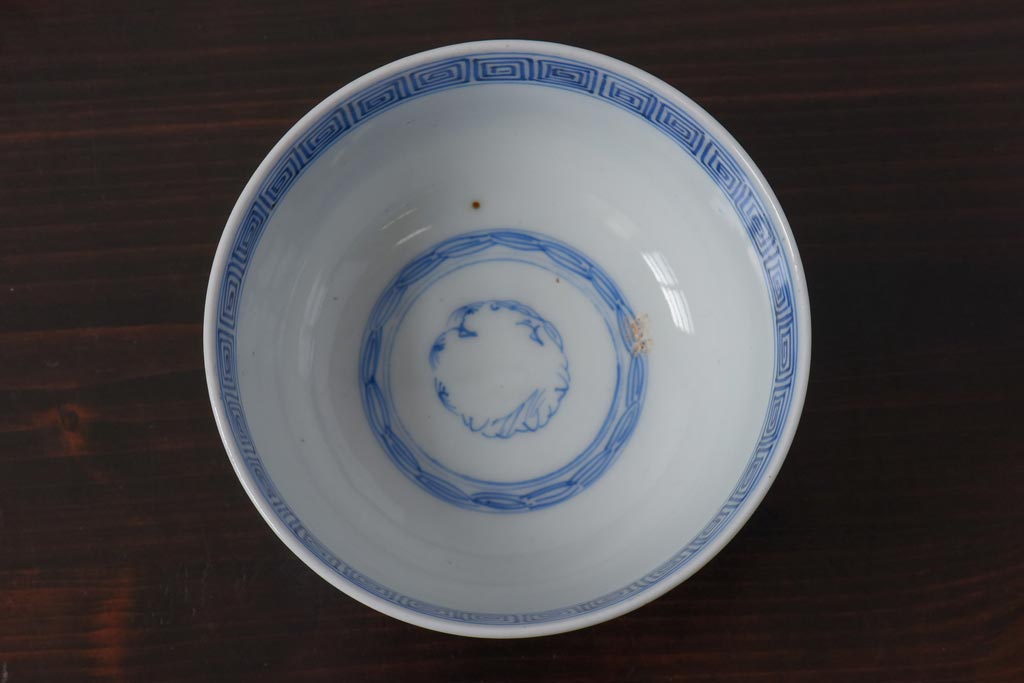 古民具・骨董　幕末明治期　線描染付　細かな図柄が味わい深い蓋付茶碗(和食器)2客セット(2)