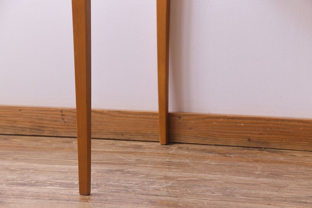 ヴィンテージ家具　北欧ビンテージ　シンプルなデザインの引き出し付きワークデスク(片袖机、在宅ワーク、在宅用)