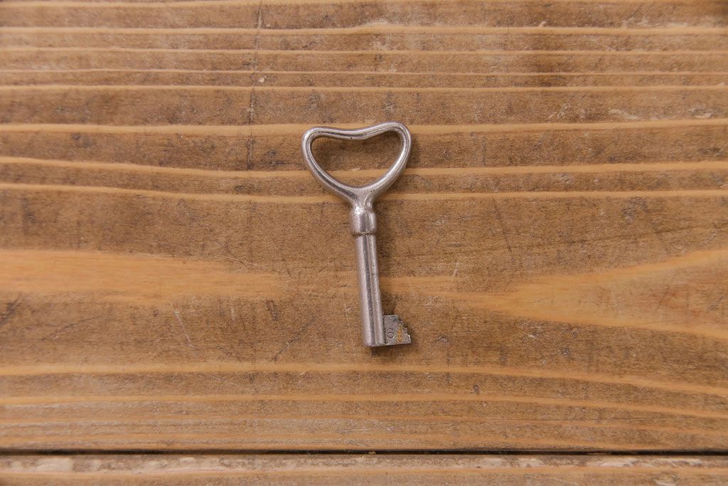 ヴィンテージ家具　北欧ビンテージ　シンプルなデザインの引き出し付きワークデスク(片袖机、在宅ワーク、在宅用)