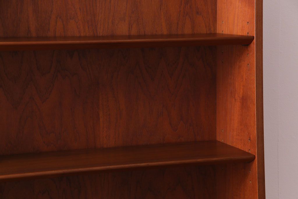 ヴィンテージ家具　北欧ビンテージ　デンマーク　作業台付き　お気に入りを並べて使えるカップボード(ブックシェルフ、陳列棚、オープンラック)