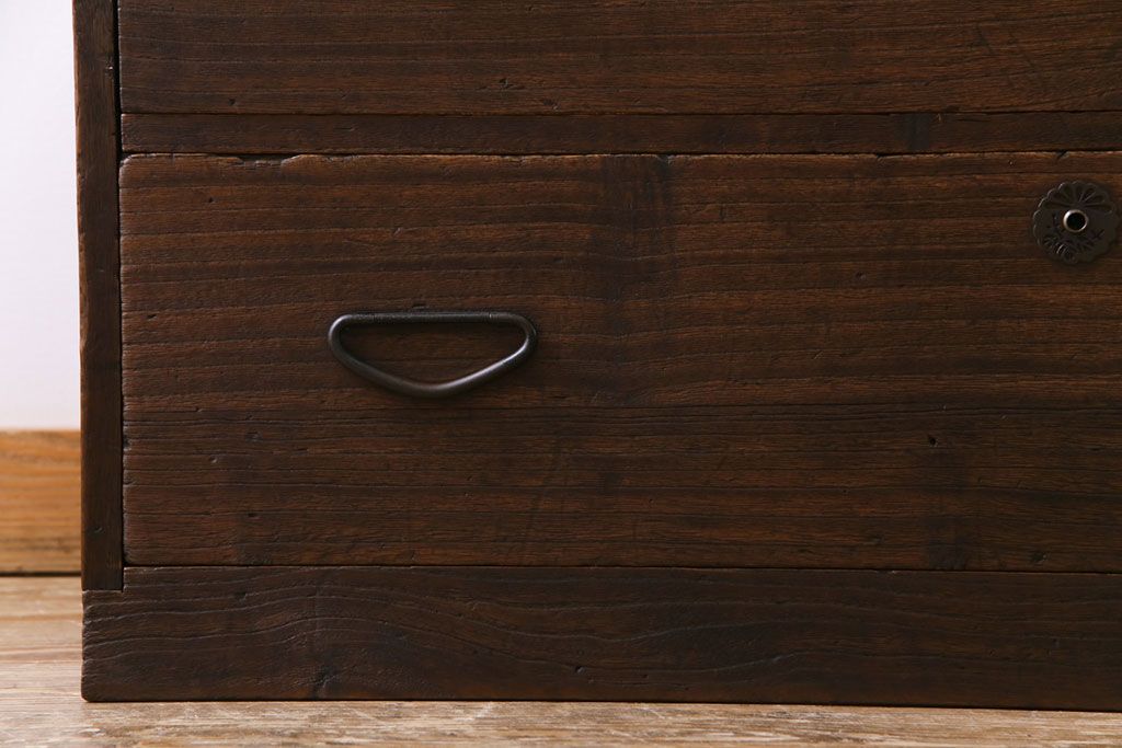 アンティーク家具　昭和初期　総桐材　古い木の質感が味わい深い箪笥ローチェスト(衣装箪笥、引き出し、桐箪笥、桐たんす)