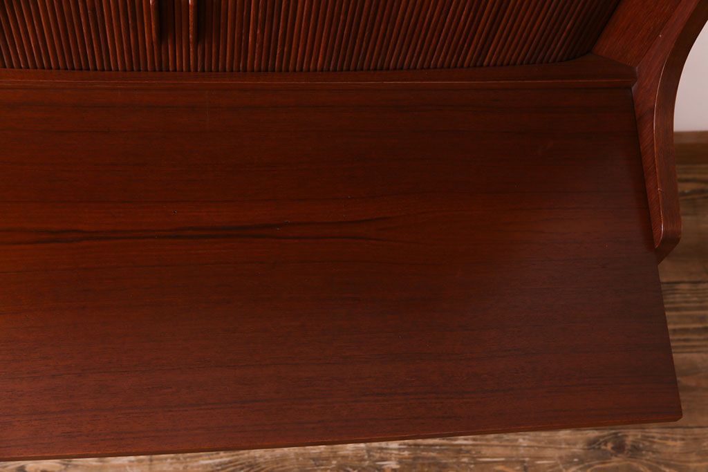 ヴィンテージ家具　北欧ビンテージ　デンマーク　作業台付き　お気に入りを並べて使えるカップボード(ブックシェルフ、陳列棚、オープンラック)(1)