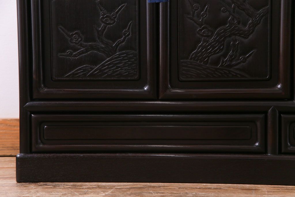 アンティーク家具　和製アンティーク　上手物!　深みのある漆塗りが美しい唐木指物の飾り棚(茶棚、戸棚)