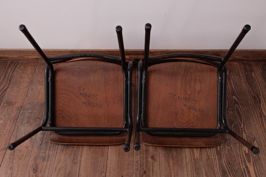 ヴィンテージ家具　ヨーロッパビンテージ　レトロな佇まいのスクールチェア(キッズチェア、鉄脚チェア、椅子)2脚セット