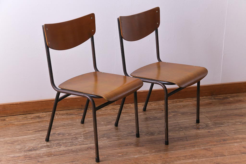ヴィンテージ家具　ヨーロッパビンテージ　レトロな佇まいのスクールチェア(キッズチェア、鉄脚チェア、椅子)2脚セット(2)