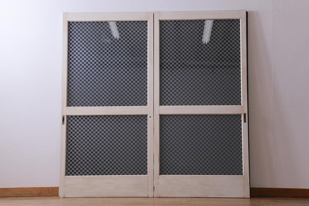 100％品質 ペイント建具 当店オリジナル市松模様ガラス レトロモダンな 建具