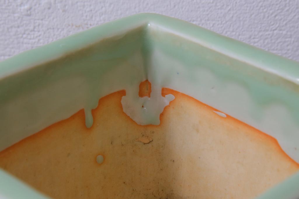 アンティーク雑貨　昭和レトロ　緩やかな凹凸がおしゃれな青磁の植木鉢