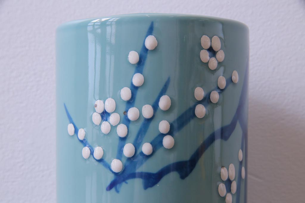 アンティーク雑貨　昭和期　梅の花　澄んだ青色が魅力のモダンな花瓶(2)