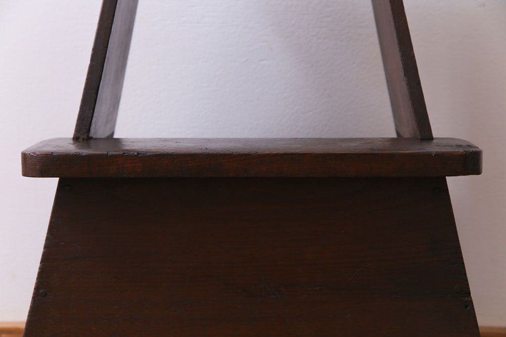 アンティーク雑貨　昭和レトロ　栓材　素朴なレトロ感が漂う踏み台(花台、飾り台)