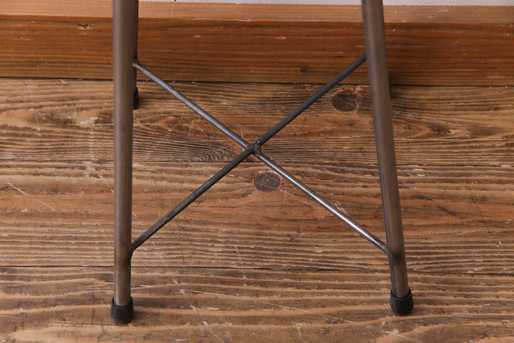 ラフジュ工房オリジナル　コンパクトで可愛らしいスツール(鉄脚チェア、椅子)