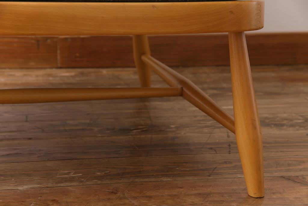 ヴィンテージ家具　イギリスビンテージ　ERCOL(アーコール)　ジュビリー(Jubilee)　グリーンのファブリックが優しげな一人掛けソファ(1)