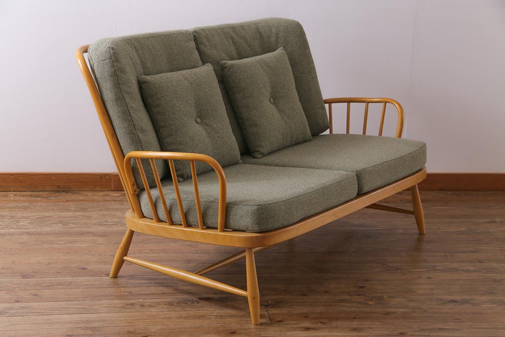 ヴィンテージ家具　イギリスビンテージ　ERCOL(アーコール)　ジュビリー(Jubilee)　グリーンのファブリックが優しげな二人掛けソファ