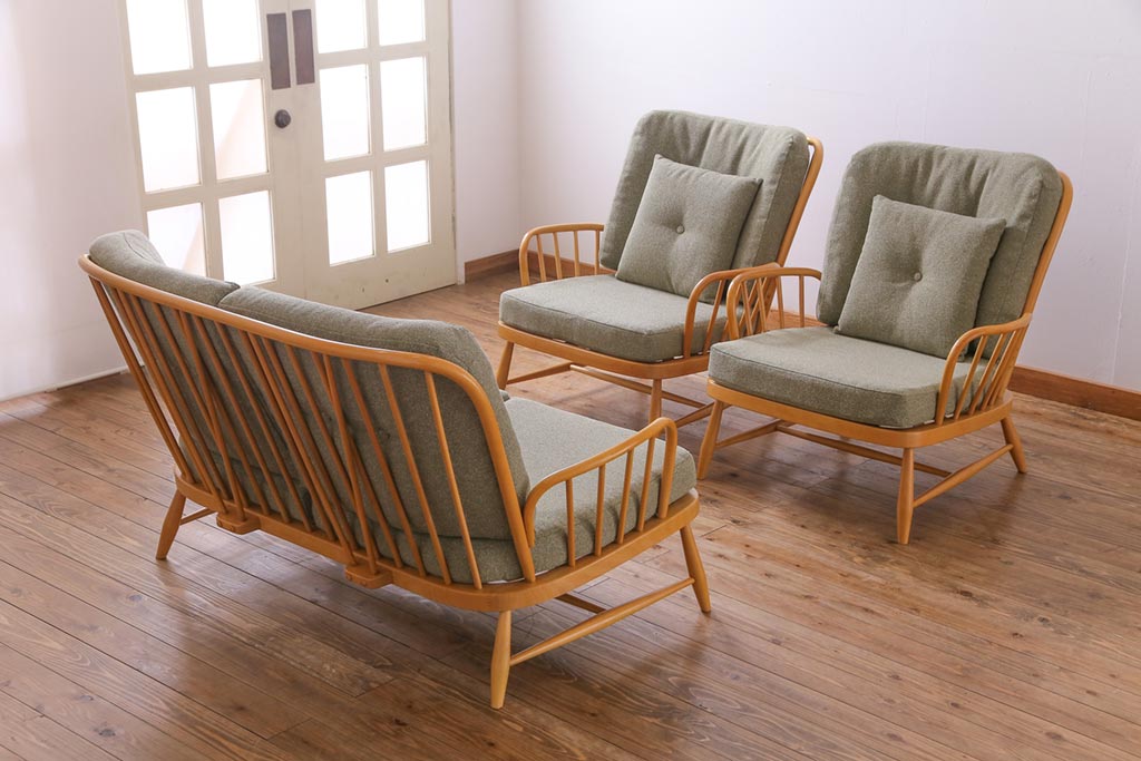 ヴィンテージ家具　イギリスビンテージ　ERCOL(アーコール)　ジュビリー(Jubilee)　グリーンのファブリックが優しげな二人掛けソファ