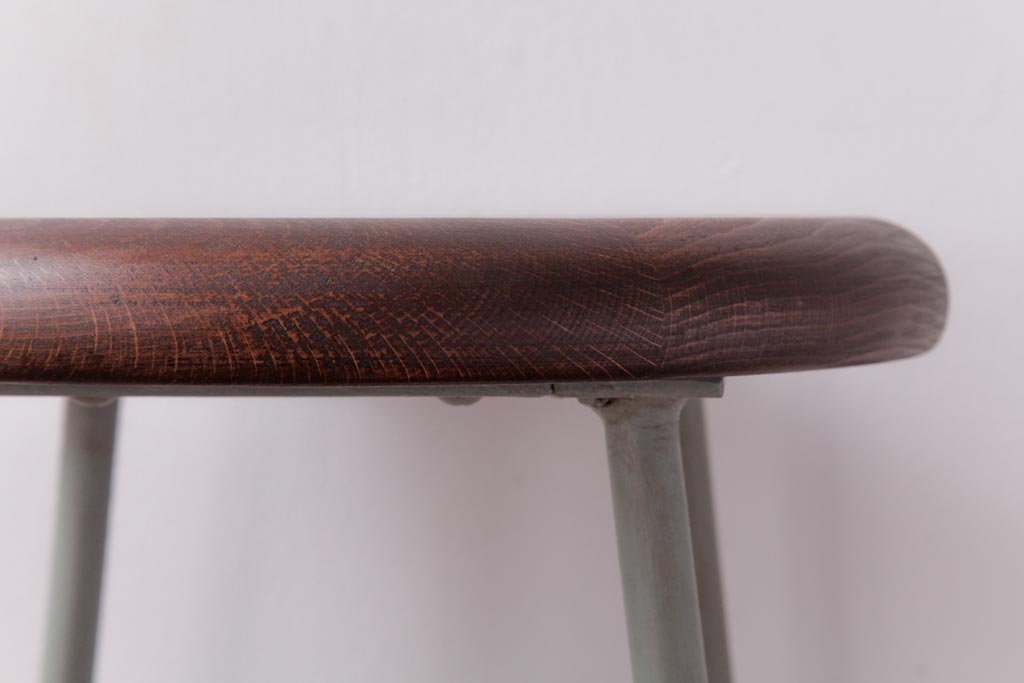 ラフジュ工房オリジナル　柔らかで落ち着きのあるペイントの丸型スツール(鉄脚チェア、椅子)(1)