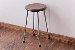 ラフジュ工房オリジナル　柔らかで落ち着きのあるペイントの丸型スツール(鉄脚チェア、椅子)(1)