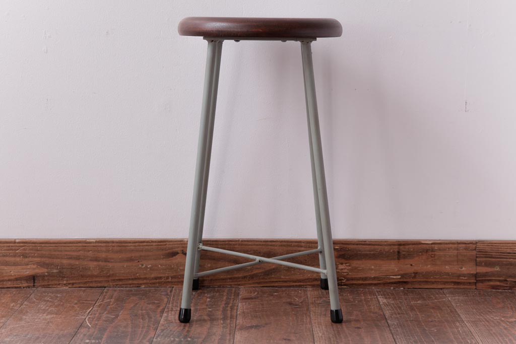 ラフジュ工房オリジナル　柔らかで落ち着きのあるペイントの丸型スツール(鉄脚チェア、椅子)(2)