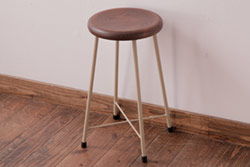アンティーク雑貨　ラフジュ工房オリジナル　鉄脚　温かみのあるペイントカラーが魅力の丸スツール(チェア、椅子)(3)