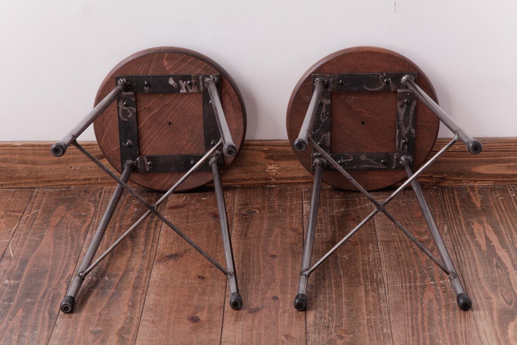 ラフジュ工房オリジナル　コンパクトで可愛らしいスツール(鉄脚チェア、椅子)2脚セット(1)