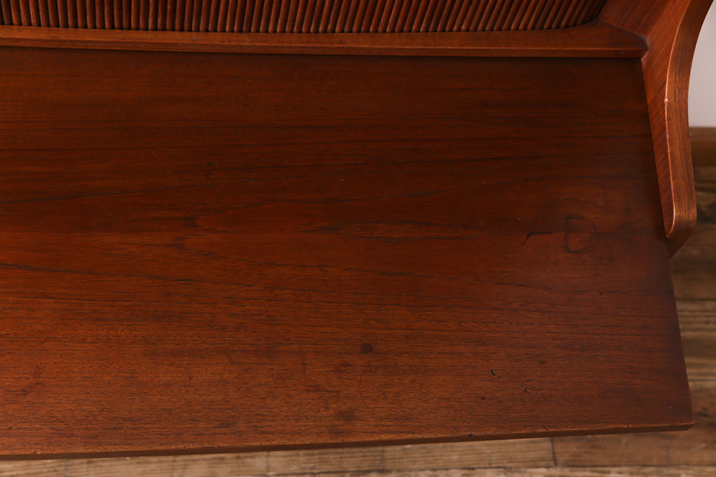 ヴィンテージ家具　北欧ビンテージ　デンマーク　作業台付き　お気に入りを並べて使えるカップボード(ブックシェルフ、陳列棚、オープンラック)(2)
